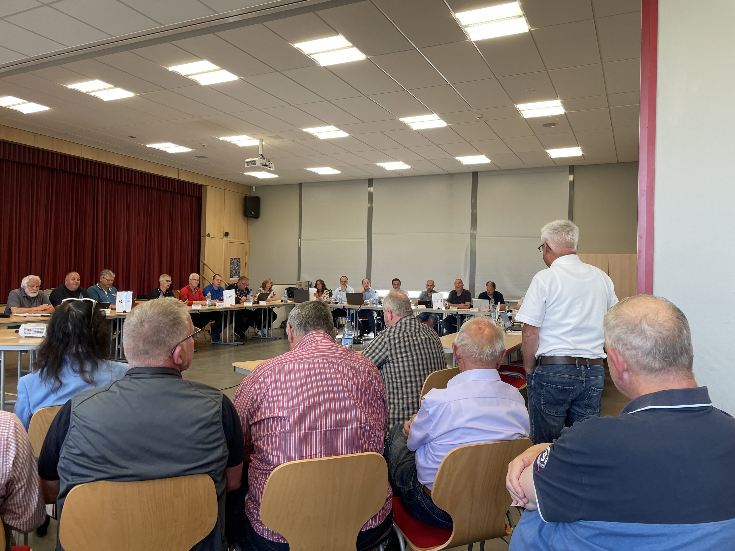 Emotionale Diskussion über Verkehrsberuhigung in der Altstadt